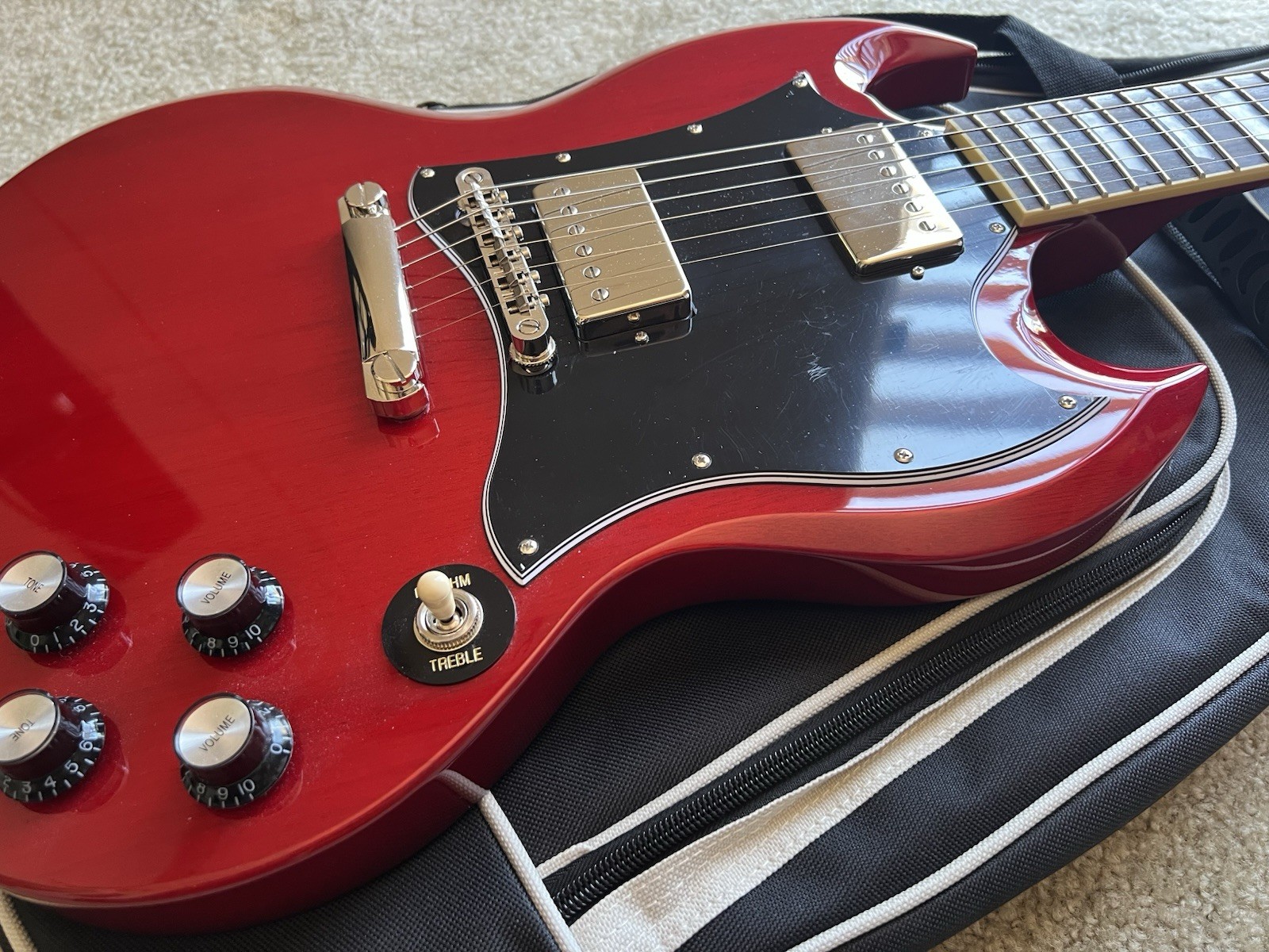 EPIPHONE SG STANDARD Electric Guitar Cherry Gloss Red Color In MINT Condition!