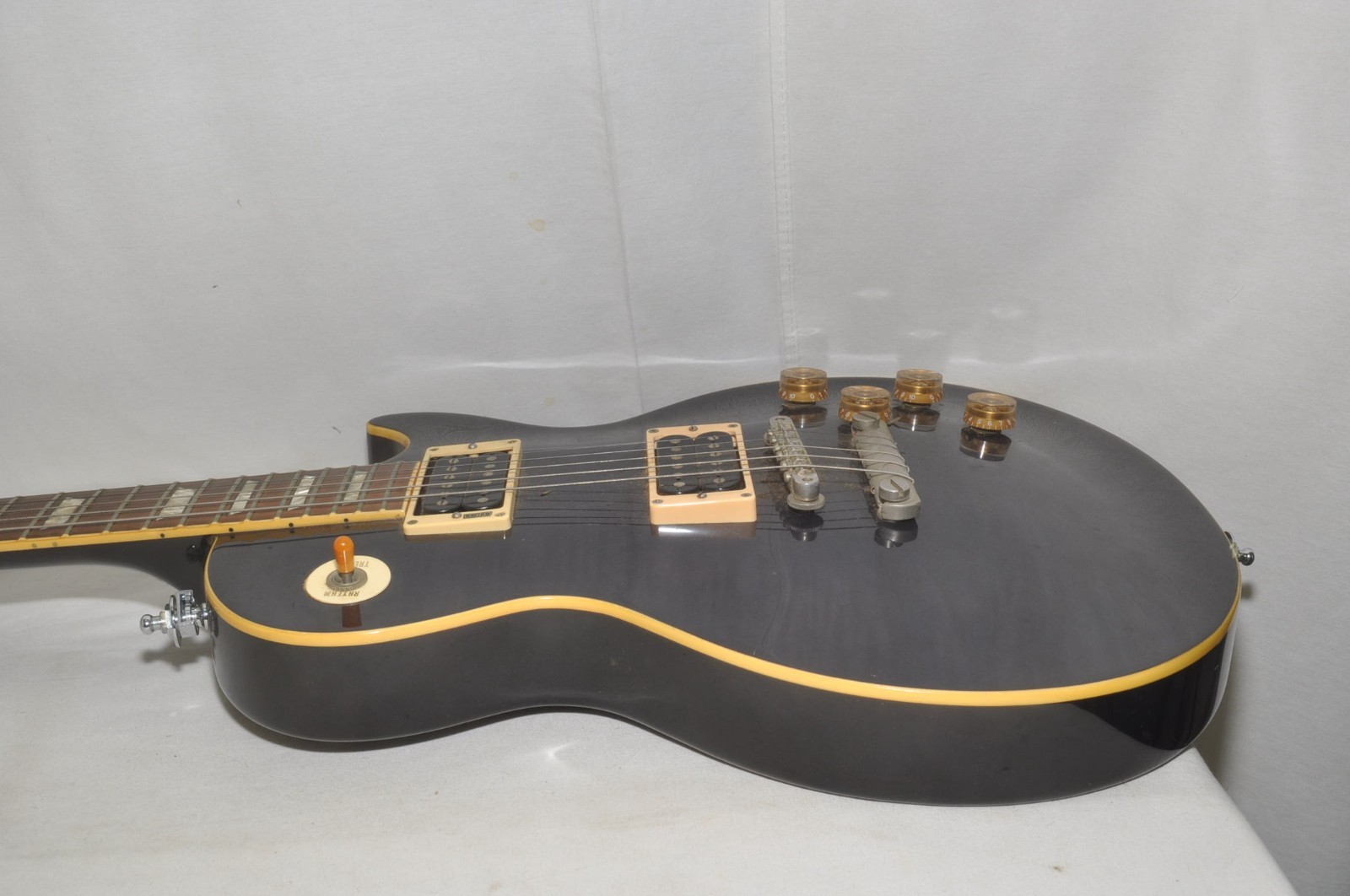 Burny Les Paul Type VH-1 Electric Guitar Ref No. 7411
