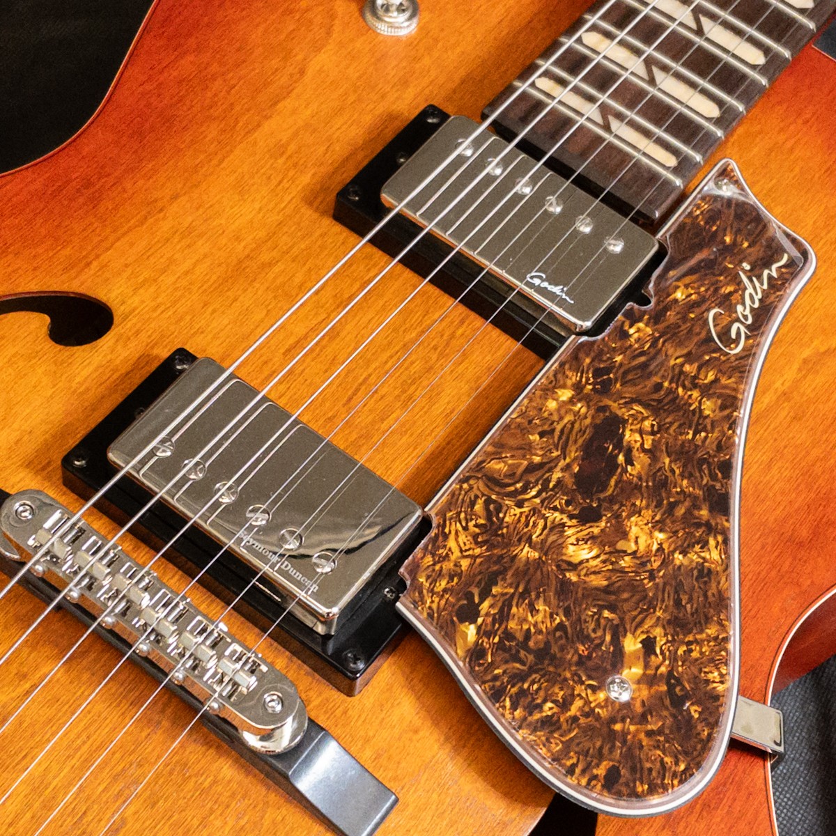 Godin 5th Avenue Jumbo HB Memphis Sun 178020