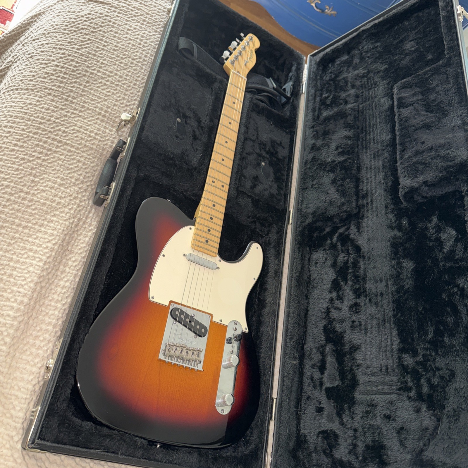 Fender American Standard Telecaster 2012 Maple Fingerboard 2-Color Sunburst