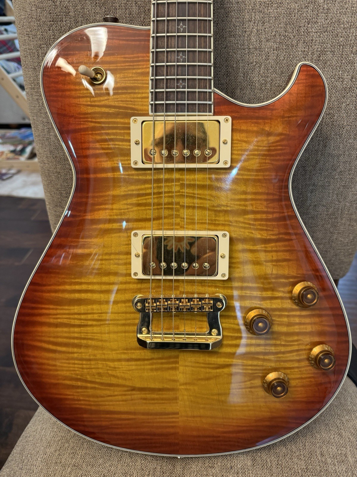 Knaggs Kenai T1 Flame Curly Maple top Dark Cherry Burst – 2023