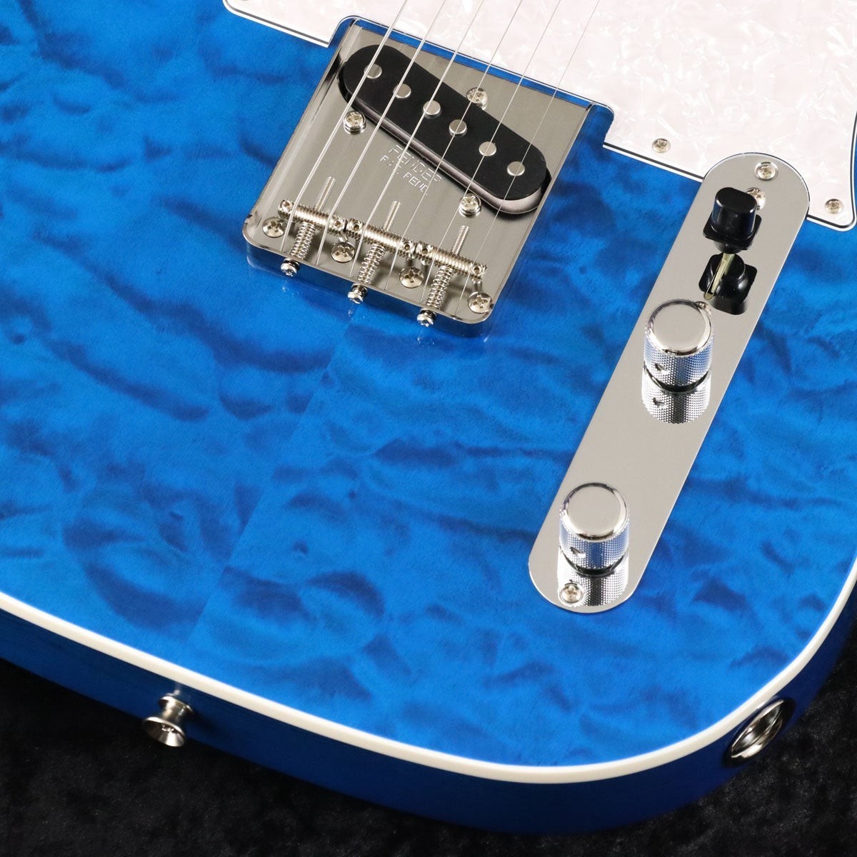 Fender /FSR MIJ Traditional 60s Custom Telecaster Quilted Maple/Ash Translucent