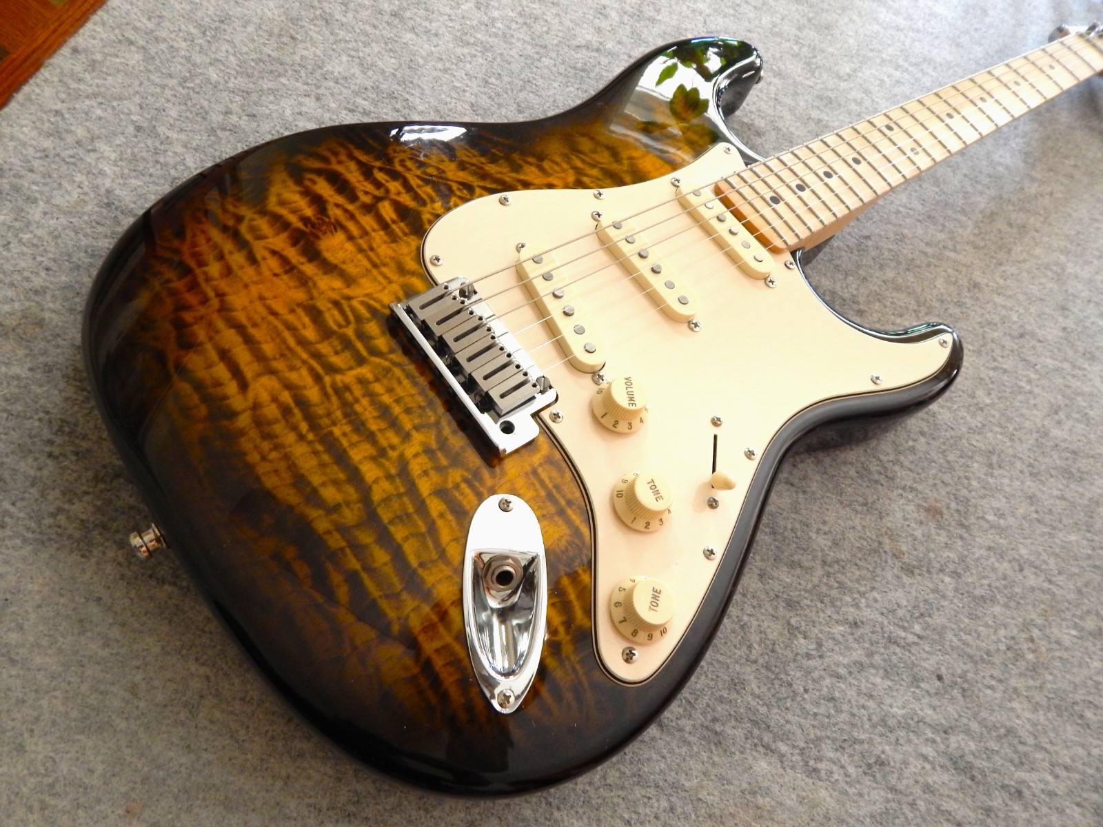 Quilted Maple Warmoth Stratocaster USA