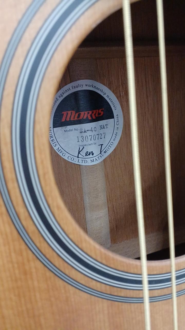 Morris SA-40 Acoustic Guitar Solid Spruce Top w/ Case Discontinued Product