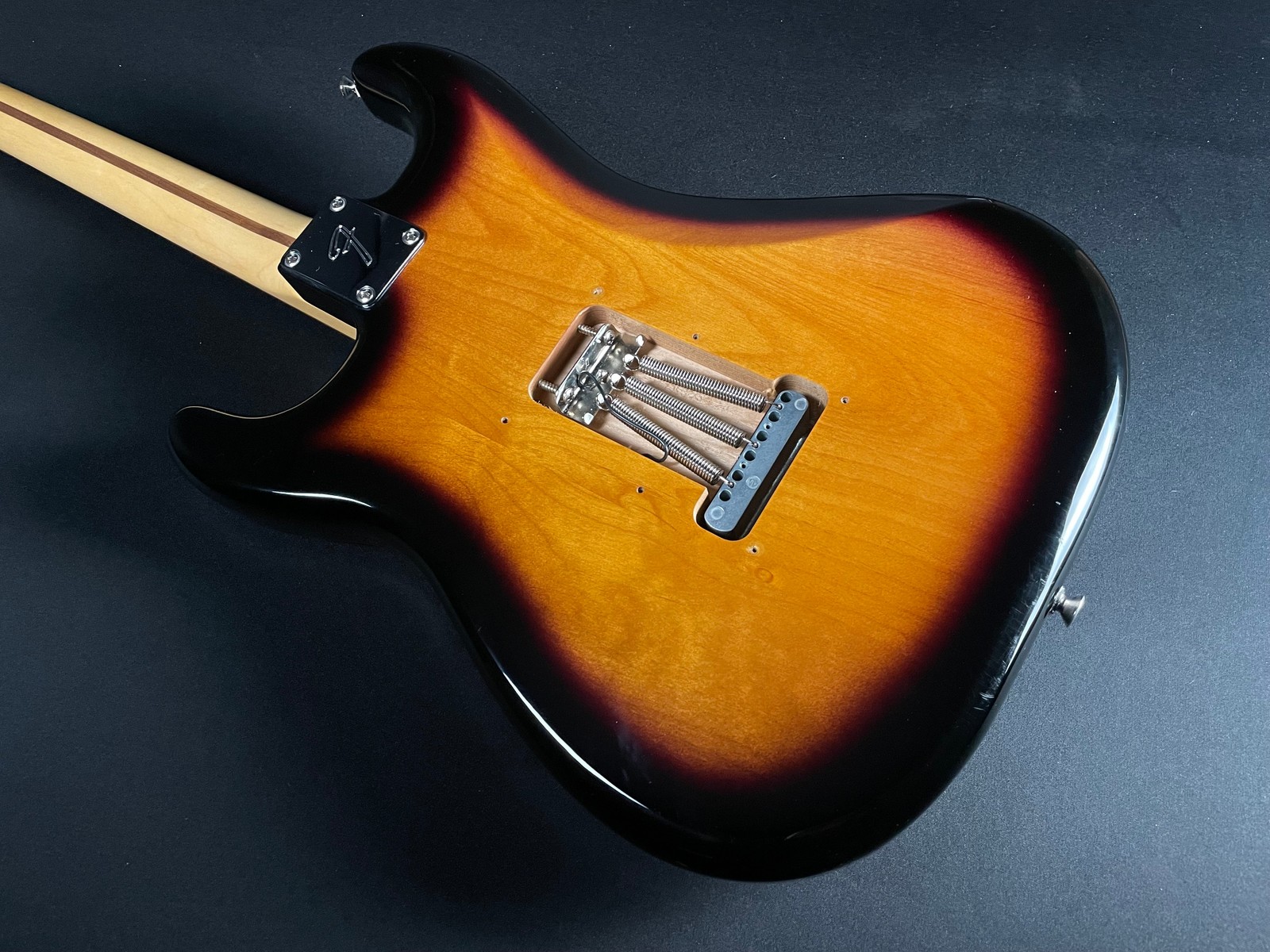 Fender Player Stratocaster – Anniversary 2-Color Sunburst (2024)