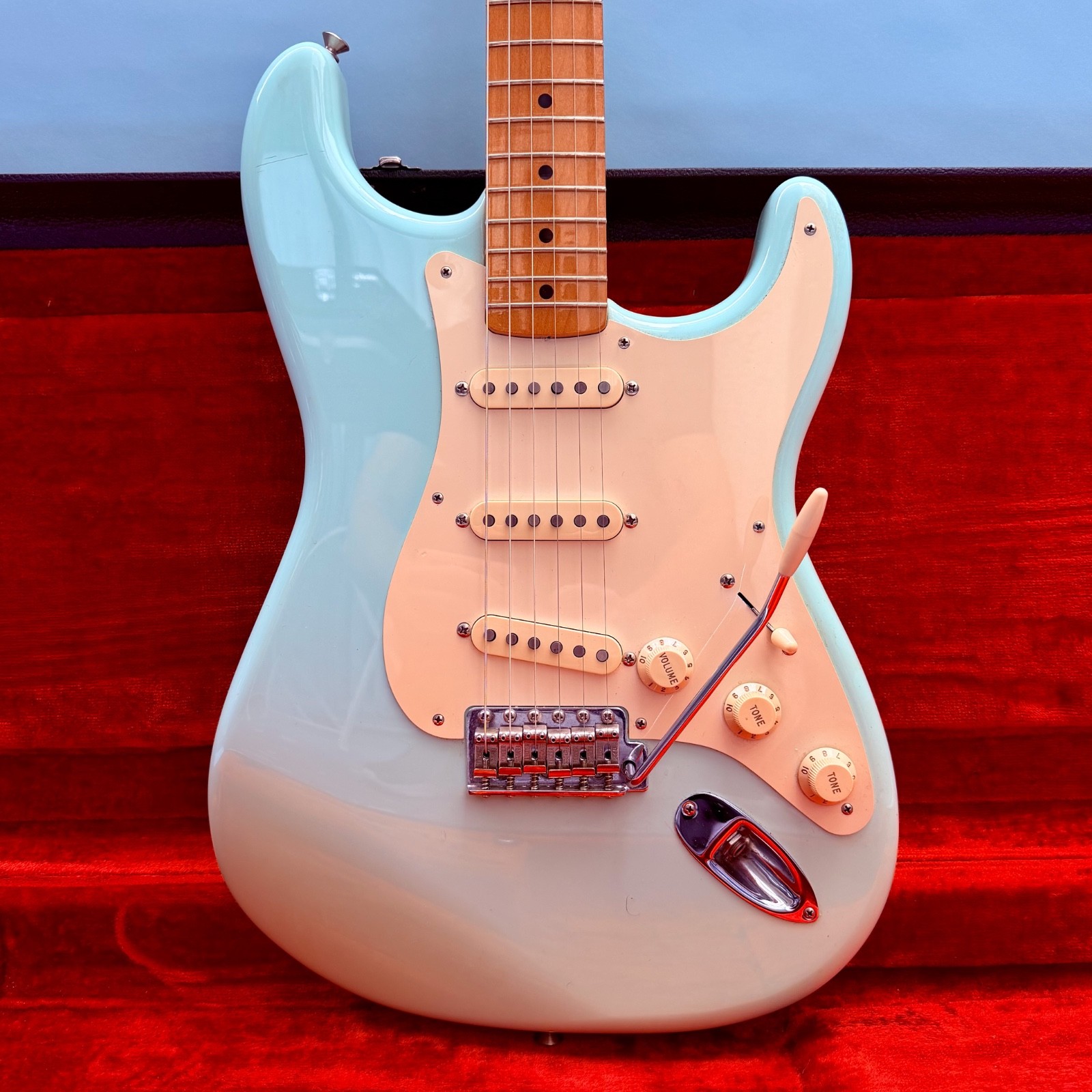 2010 Fender Classic ’50s Stratocaster Surf Green w/Fender Black Tolex Hardcase