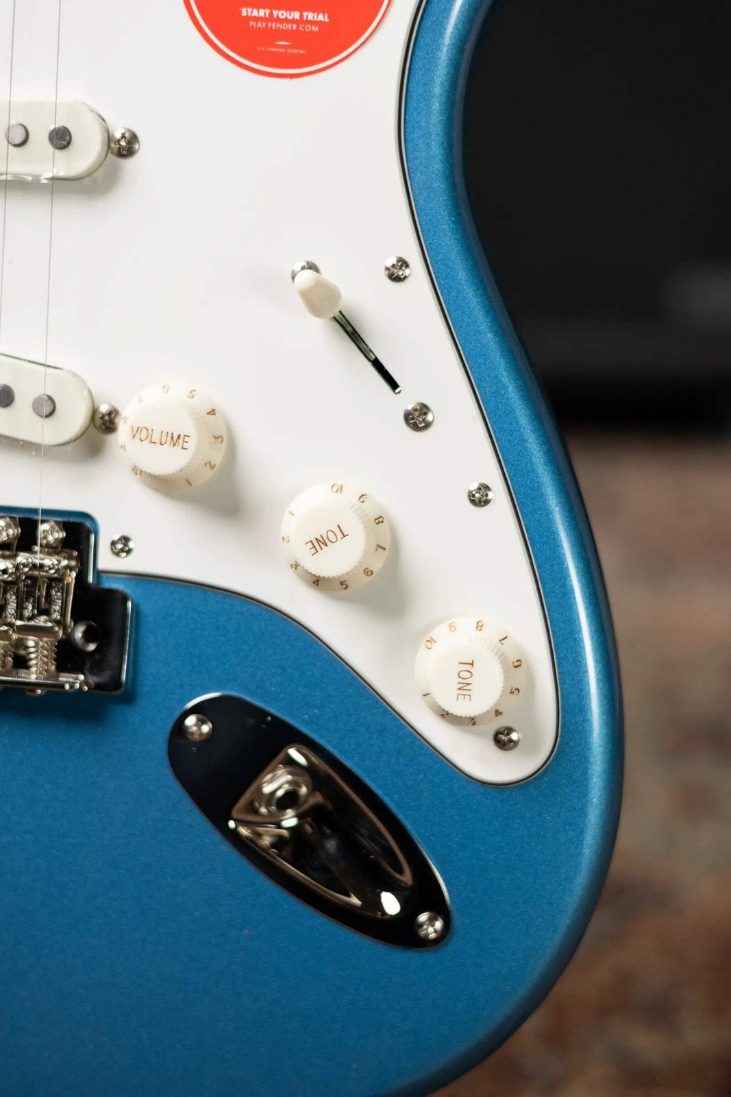 Squier Classic Vibe ’60s Stratocaster Electric Guitar – Lake Placid Blue