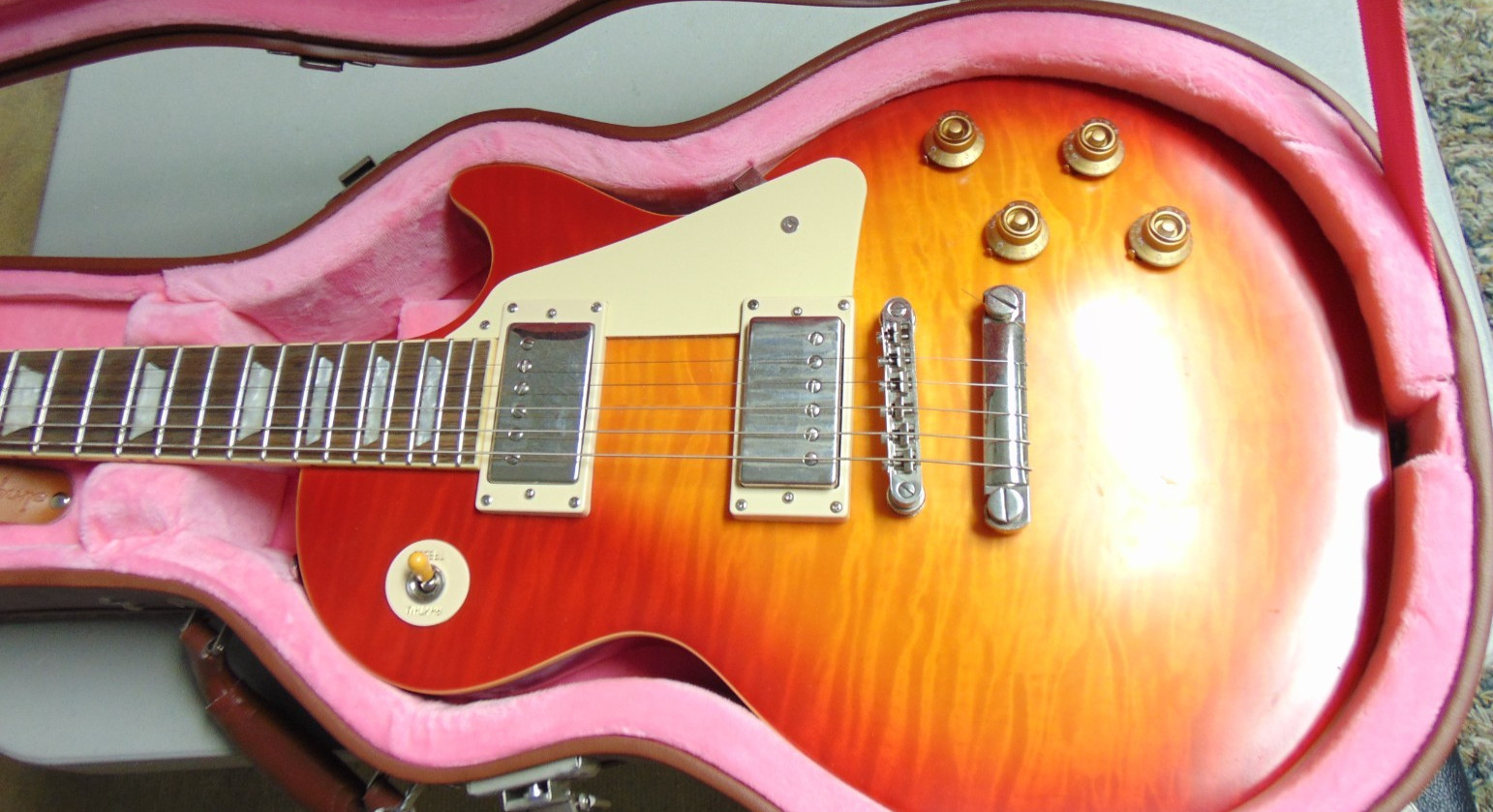 Epiphone Limited Edition 1959 Reissue Les Paul Standard W/ Case – FREE SHIPPING