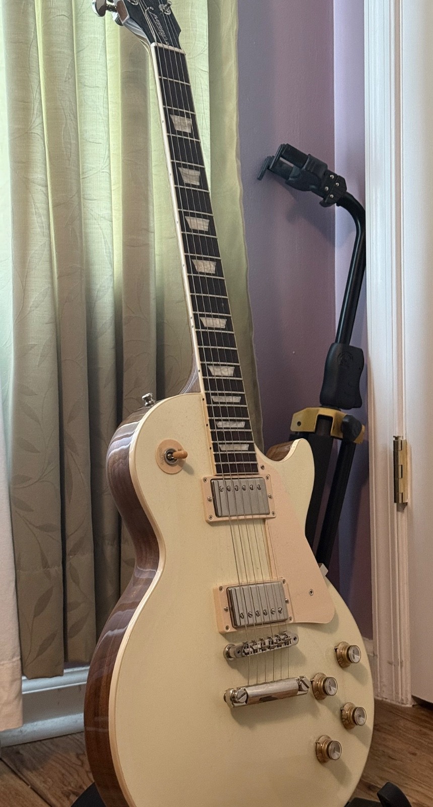 Gibson Les Paul Standard ’60s Plain Top Electric Guitar – Classic White-Open Box