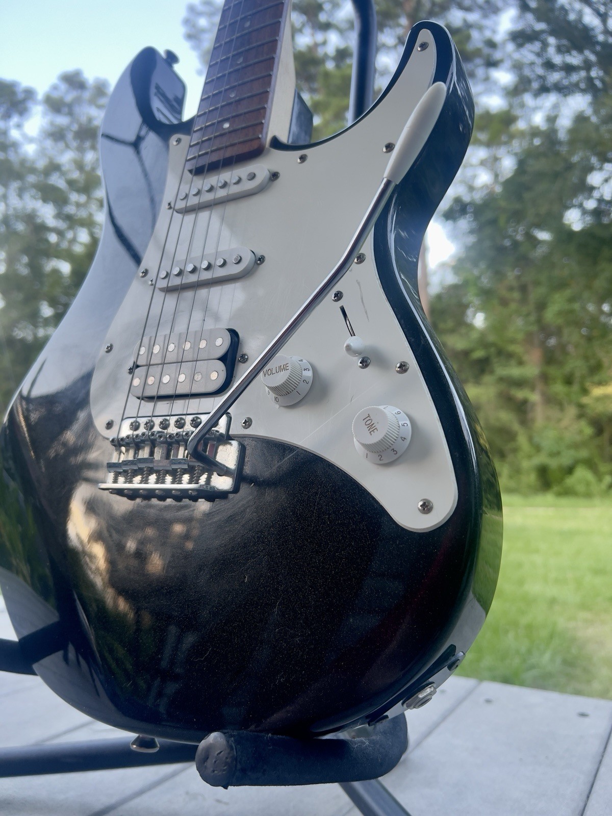 Yamaha Electric Guitar – EG 112C, Padded Case, and Numerous Original Accessories