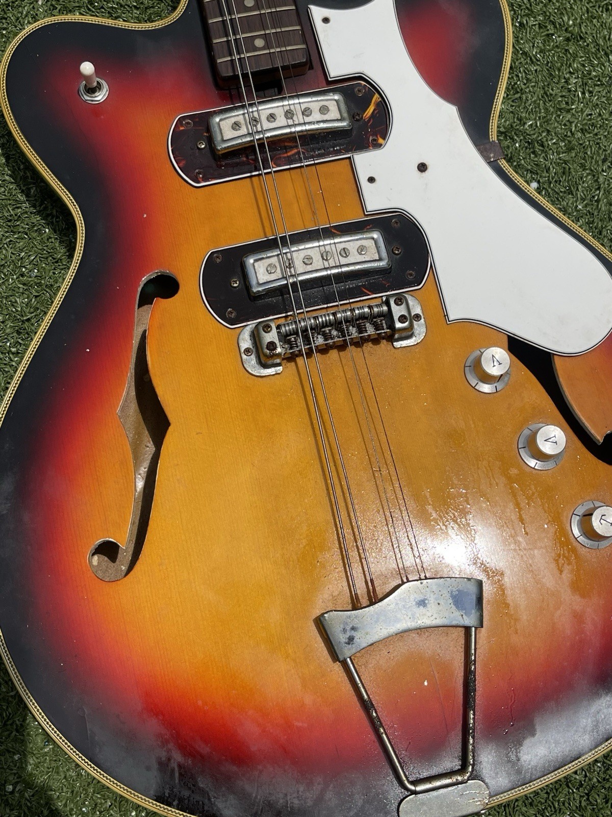 Vintage 1960s Recco Semi-Hollow Body Electric Guitar – MIJ Japan – Sunburst
