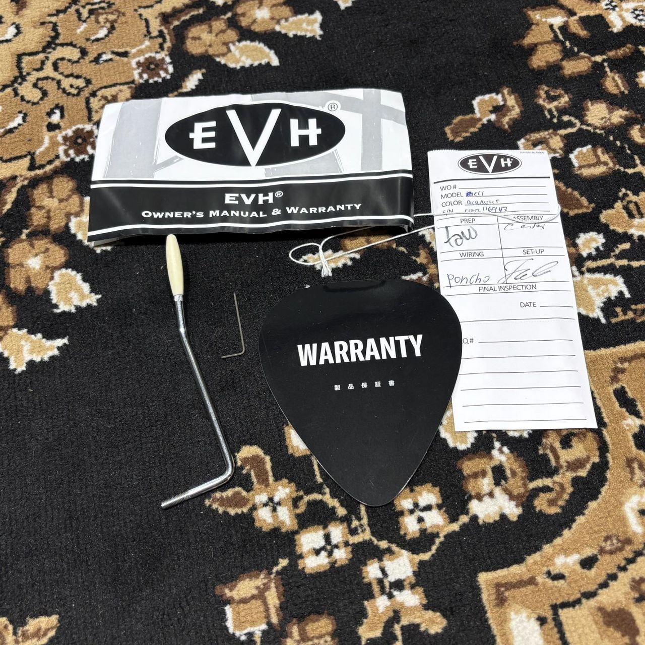EVH Striped Series ’78 Eruption Electric Guitar Lacquer Finish with Accessories