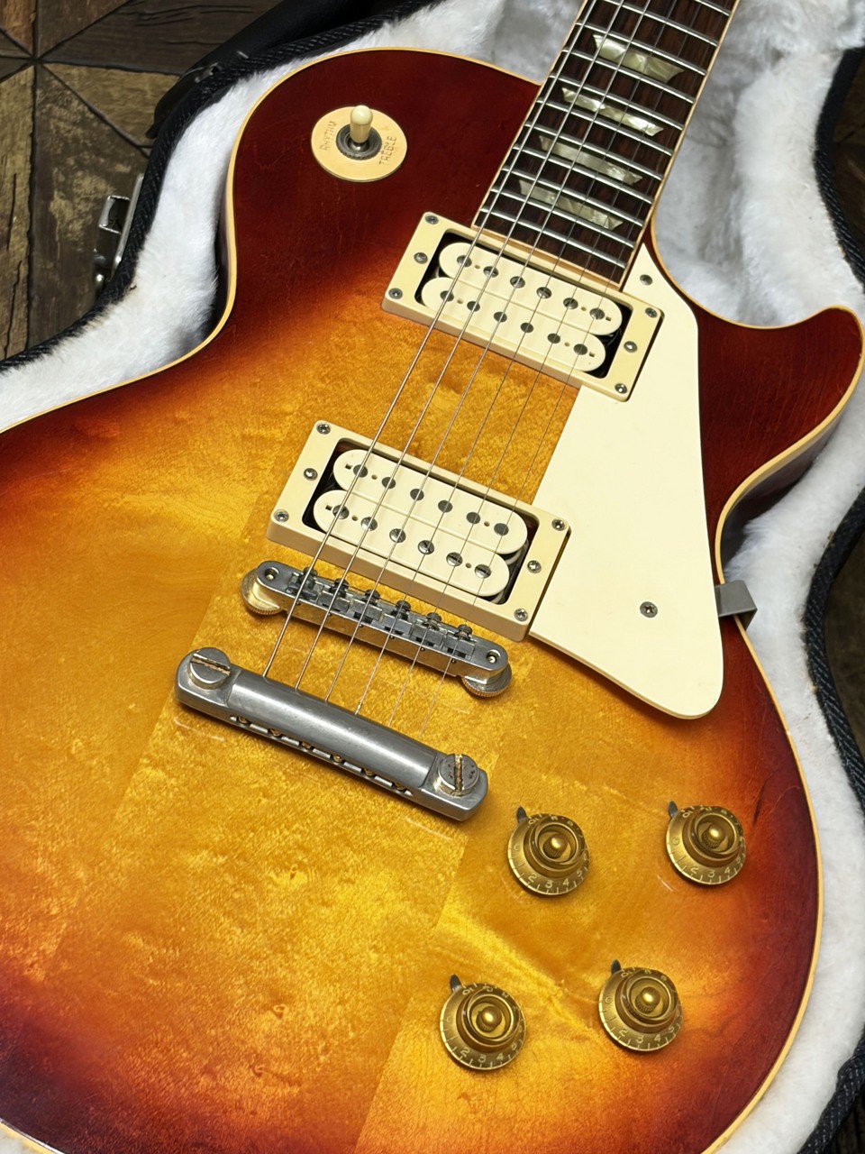 Gibson 1975 Les Paul Deluxe Conversion Cherry Sunburst 4.55kg Electric Guitar