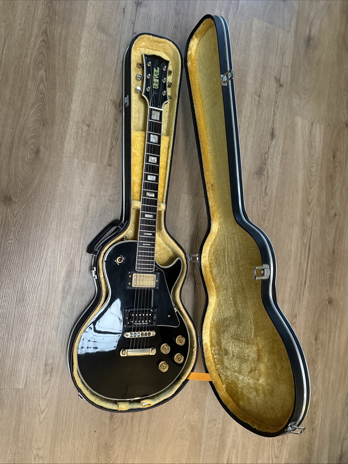 Electric Guitar VTG Univox Black Beauty Les Paul Japan, 70’s with Case FREE SHIP