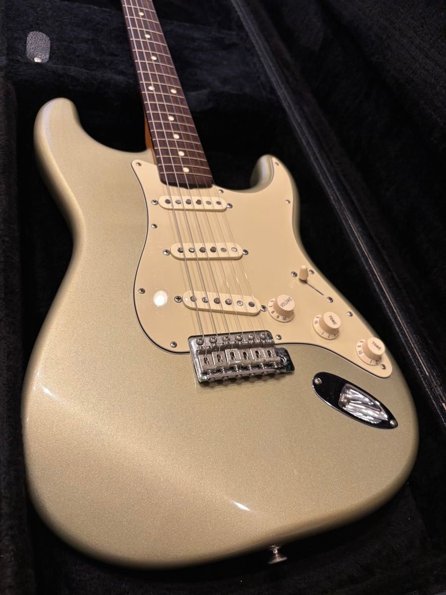 Fender Mexico Classic Player 60s Stratocaster Gold Series Rare Color