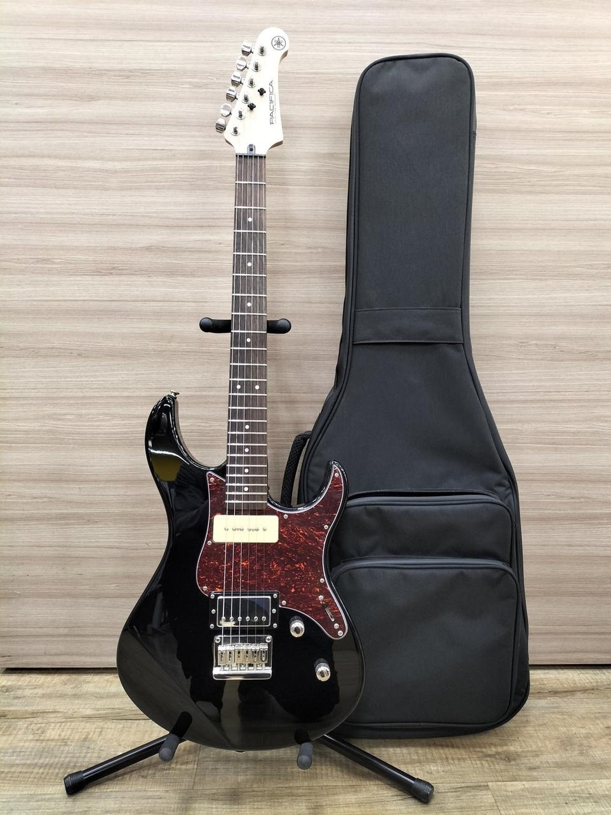 YAMAHA PAC311H Used Alder body Maple neck Redwood fingerboard Black w/Gig case