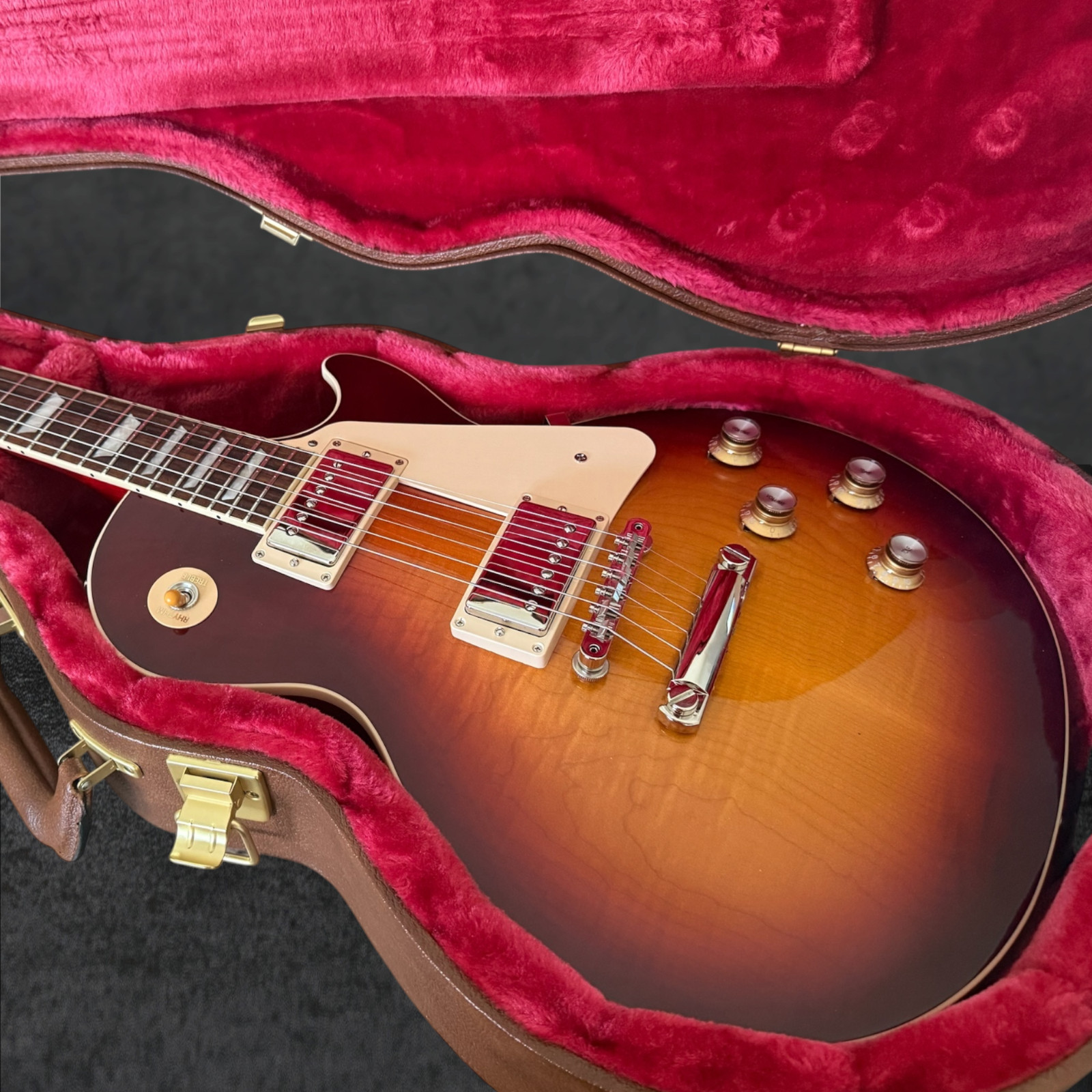 Gibson Les Paul Standard ’60s AAA Flame Top – Dark Cherry Sunburst
