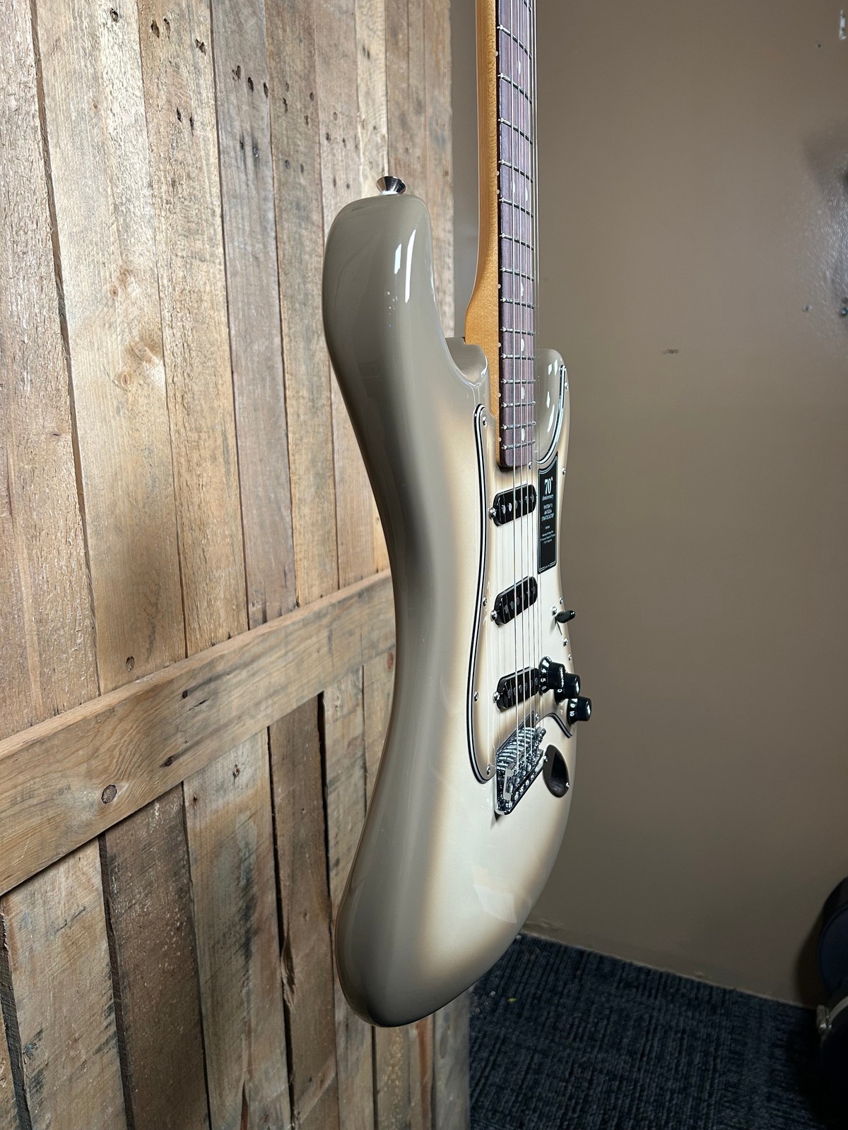 Fender 70th-anniversary Vintera II Antigua Stratocaster Electric Guitar Antigua
