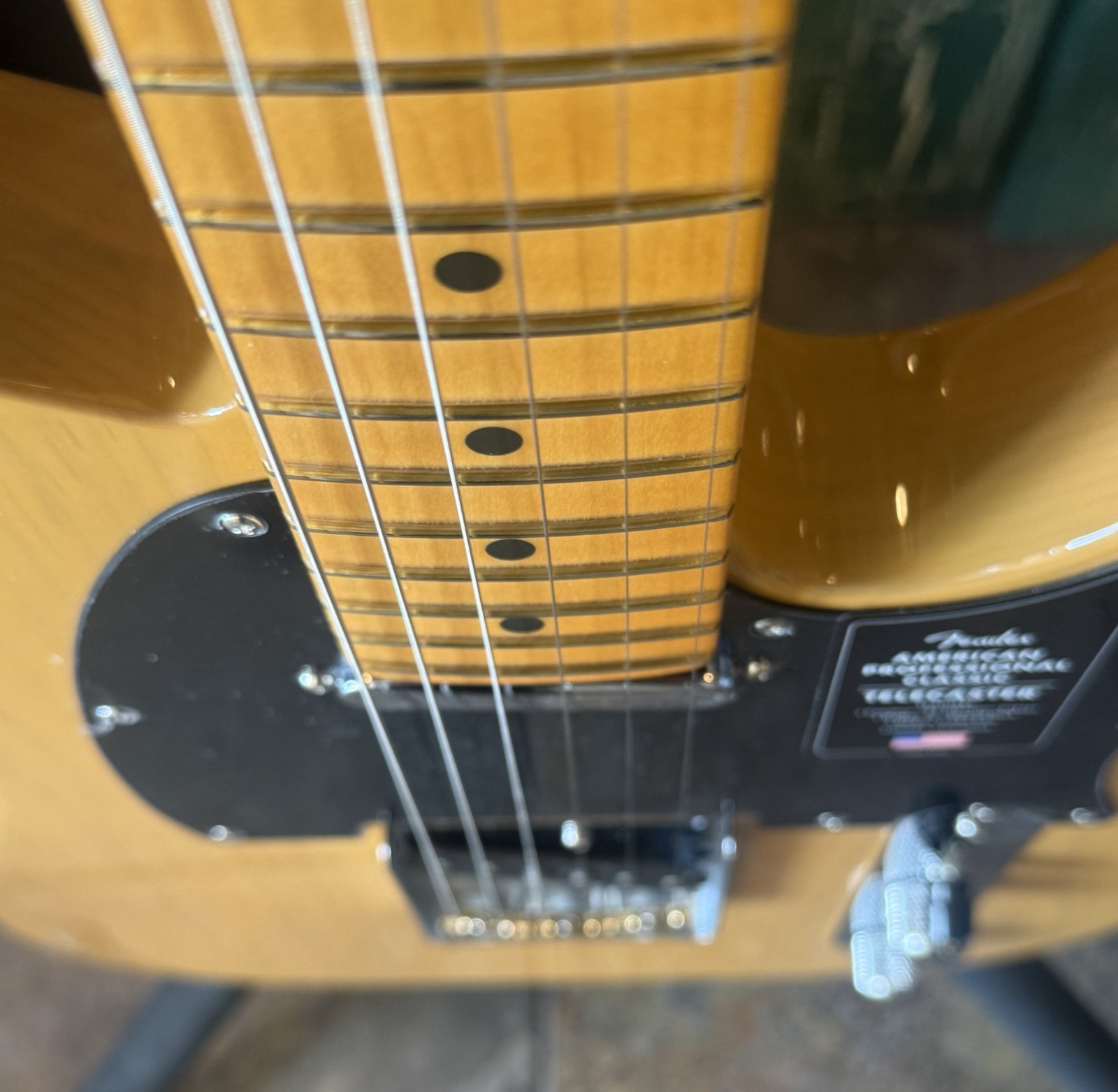 Fender American Pro Classic Telecaster Butterscotch Blonde With Premium Gig Bag