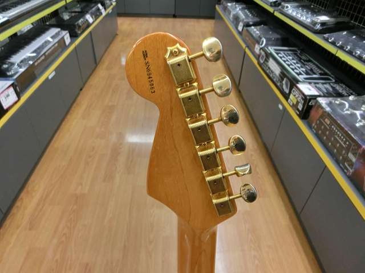 FENDER SRV ST 3TS guitar