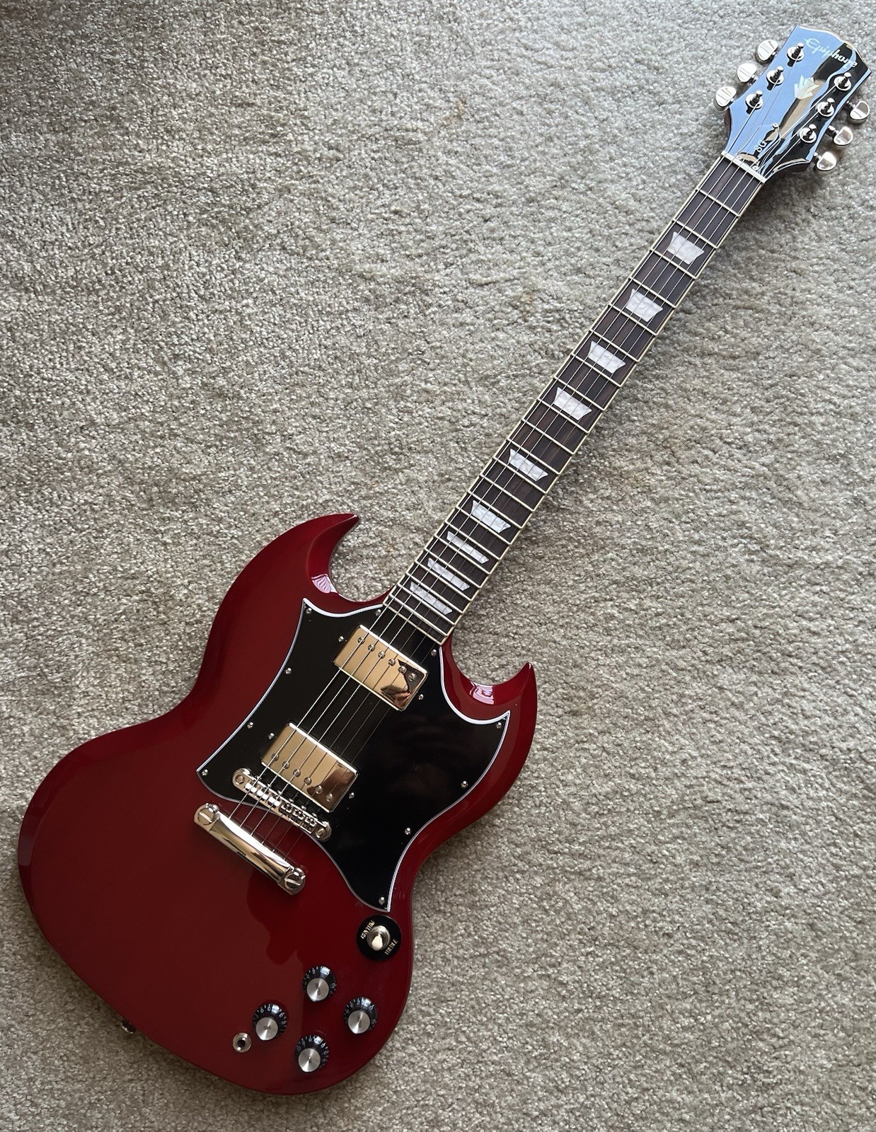 EPIPHONE SG STANDARD Electric Guitar Cherry Gloss Red Color In MINT Condition!
