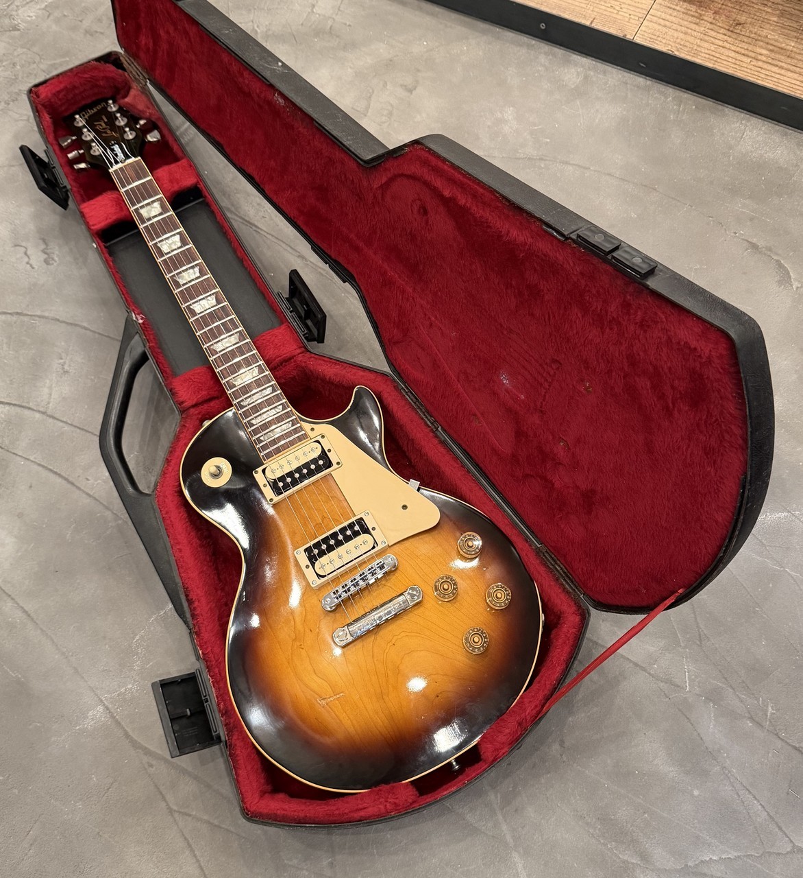 Gibson 1979 Les Paul Standard Tobacco Sunburst Electric Guitar Used Product