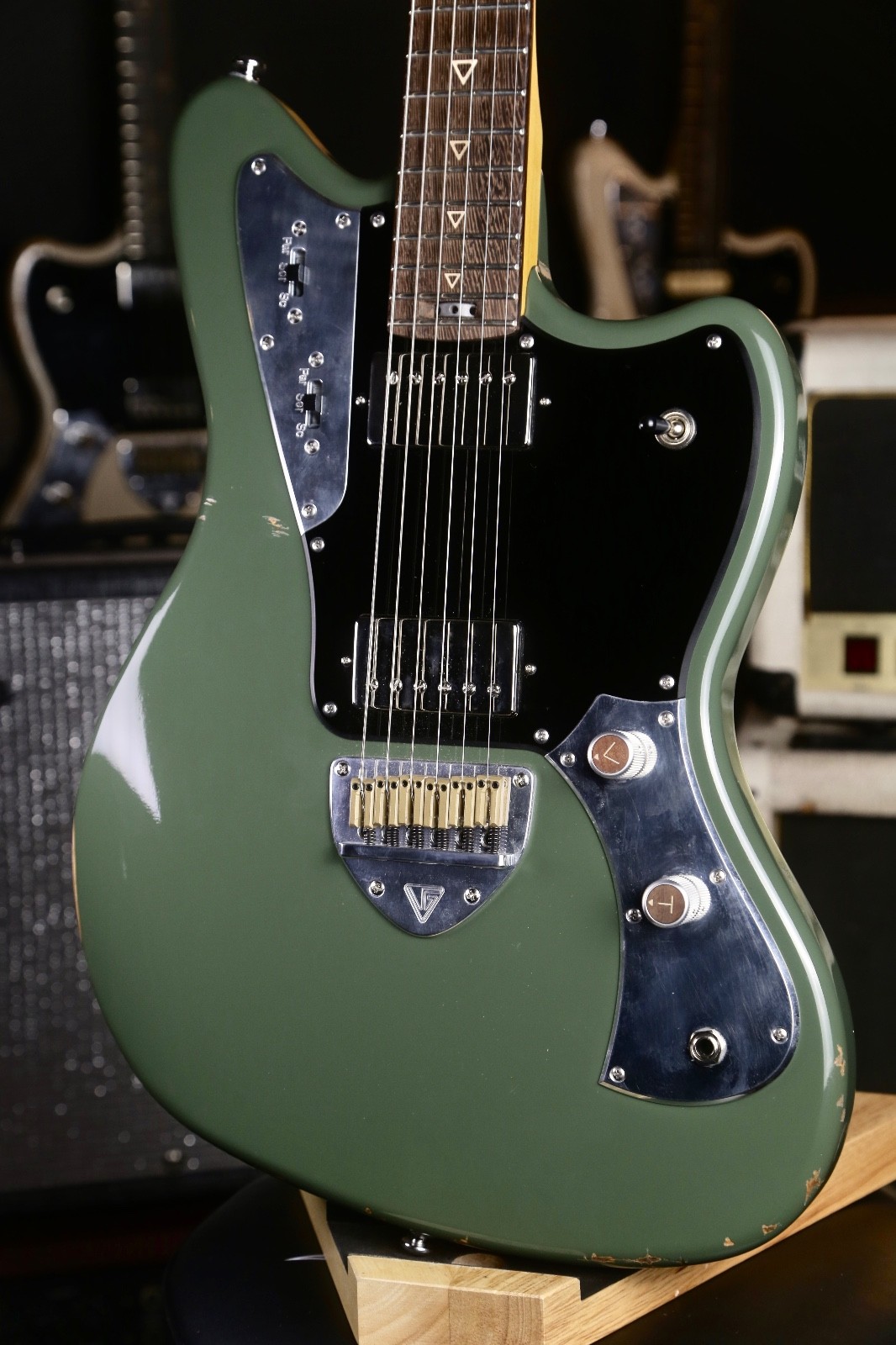 Valiant Jupiter, Made in Ukraine 2025 – Olive Mash Distressed