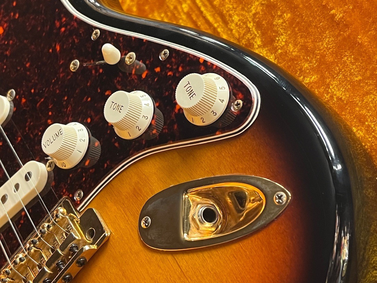 Fender Collectors Edition Stratocaster 3 Color Sunburst Used Electric [AUTH]