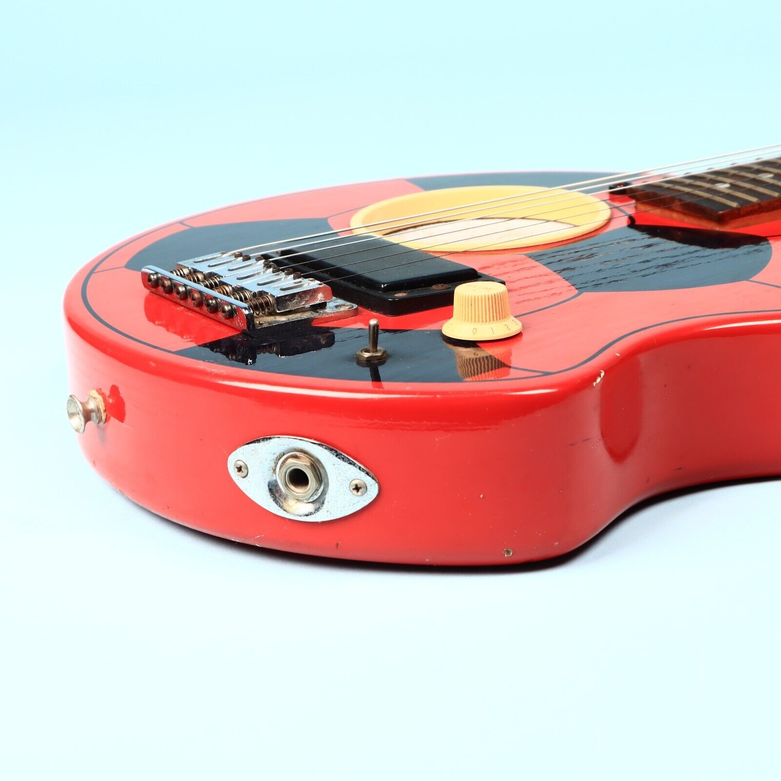 Aria Goal-iii Soccer Ball Red Electric “Football” Built In Speaker Guitar