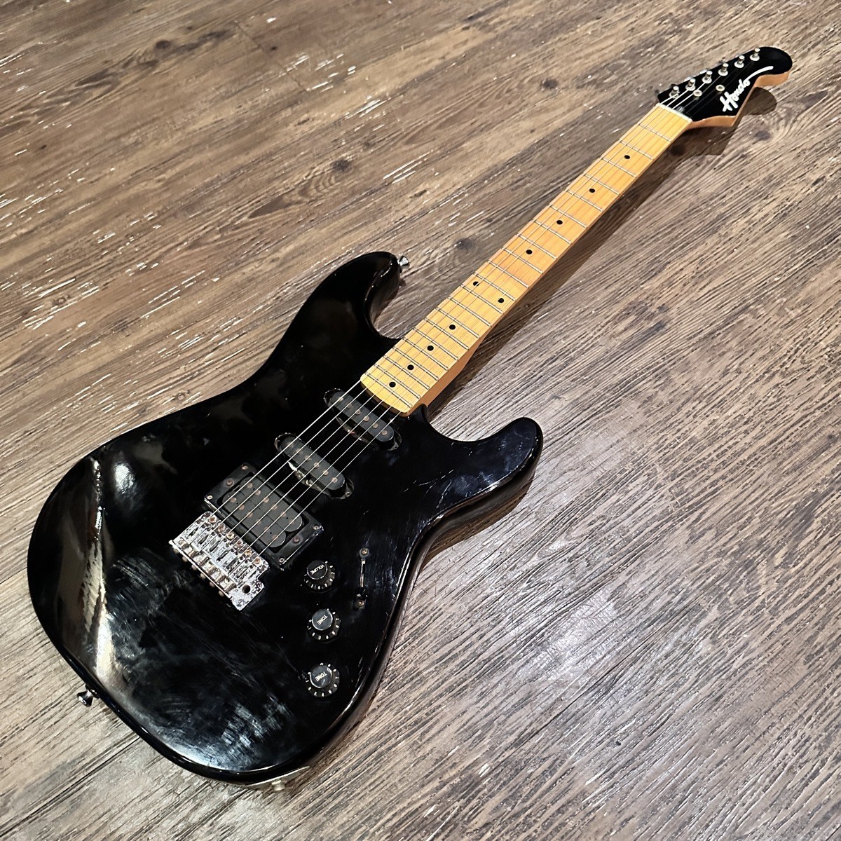 Hondo Stratocaster Electric Guitar, Shabby Distortion, Cleaned, Ready to Play