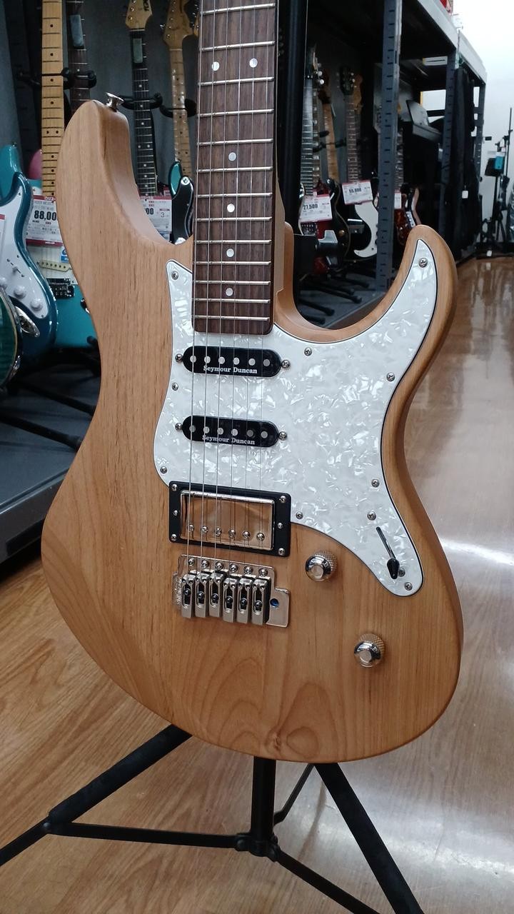 Yamaha Pac612Viix Pacifica Electric Guitar Safe delivery from Japan