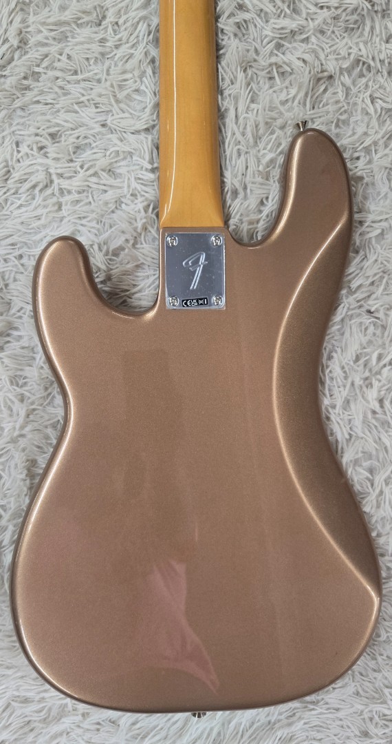 Fender Vintera III Late ’60s Precision Bass, Rosewood Fingerboard, Firemist Gold