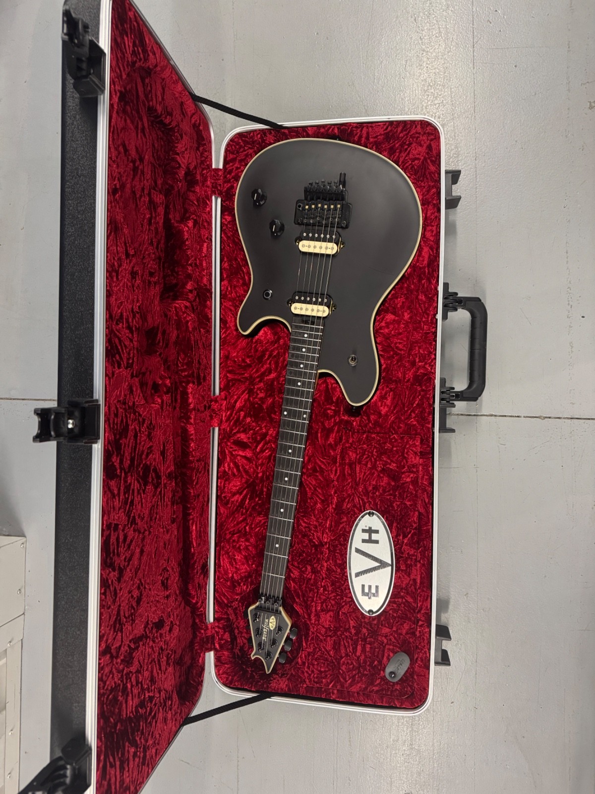 EVH Wolfgang USA Signature Black Stealth Satin / Ebony (Three Finish Cracks)