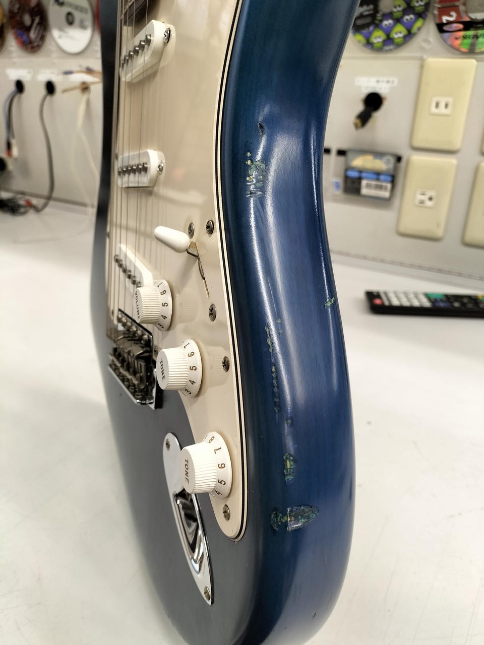 [Fender] USA Highway One Stratocaster 2002 Sapphire Blue Electric Guitar Used