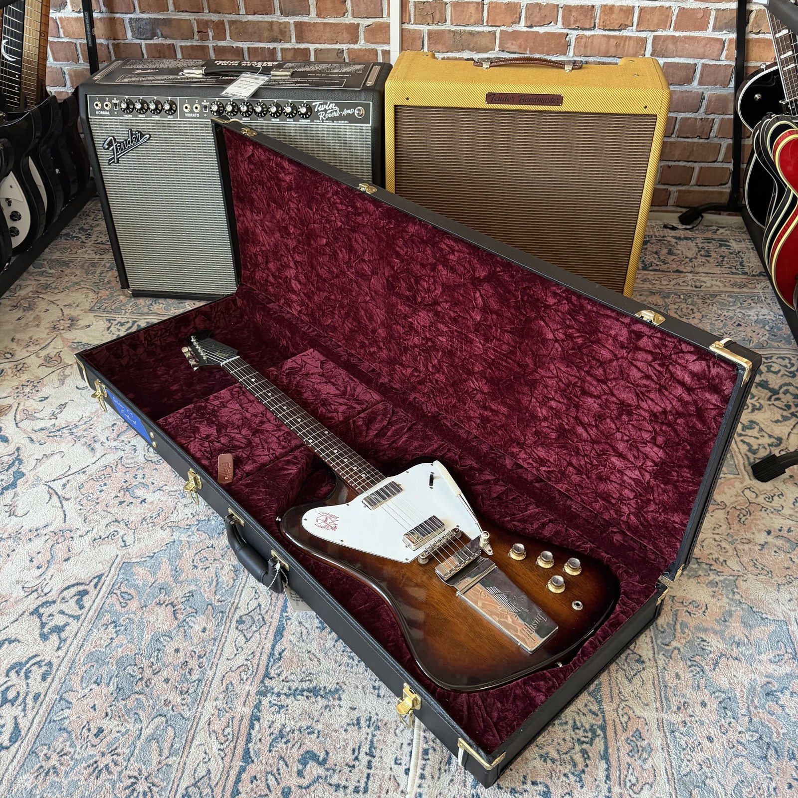 Used Gibson Custom Shop ’65 NR Firebird V Reissue – Vintage Sunburst w/OHSC