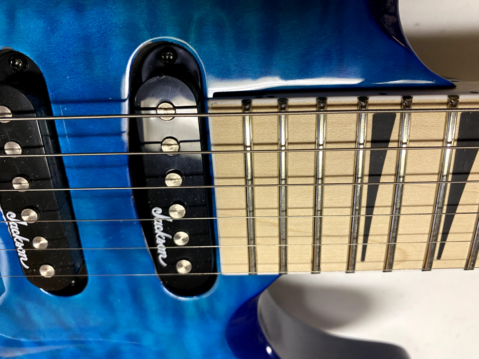 Jackson JS34Q Dinky, DKA-M, QM, H/S/S pickup. Floyd Rose, Transparent Blue, WOW