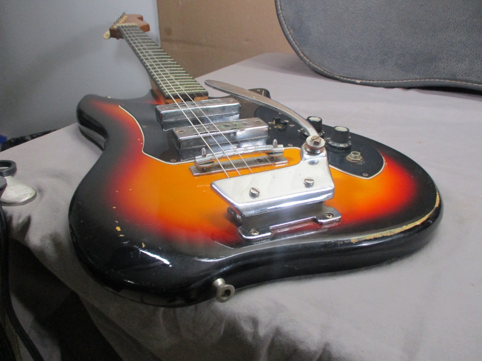 Vintage 1970’s Kay Teisco ET-200 Electric 6-String Guitar Sunburst with Whammy