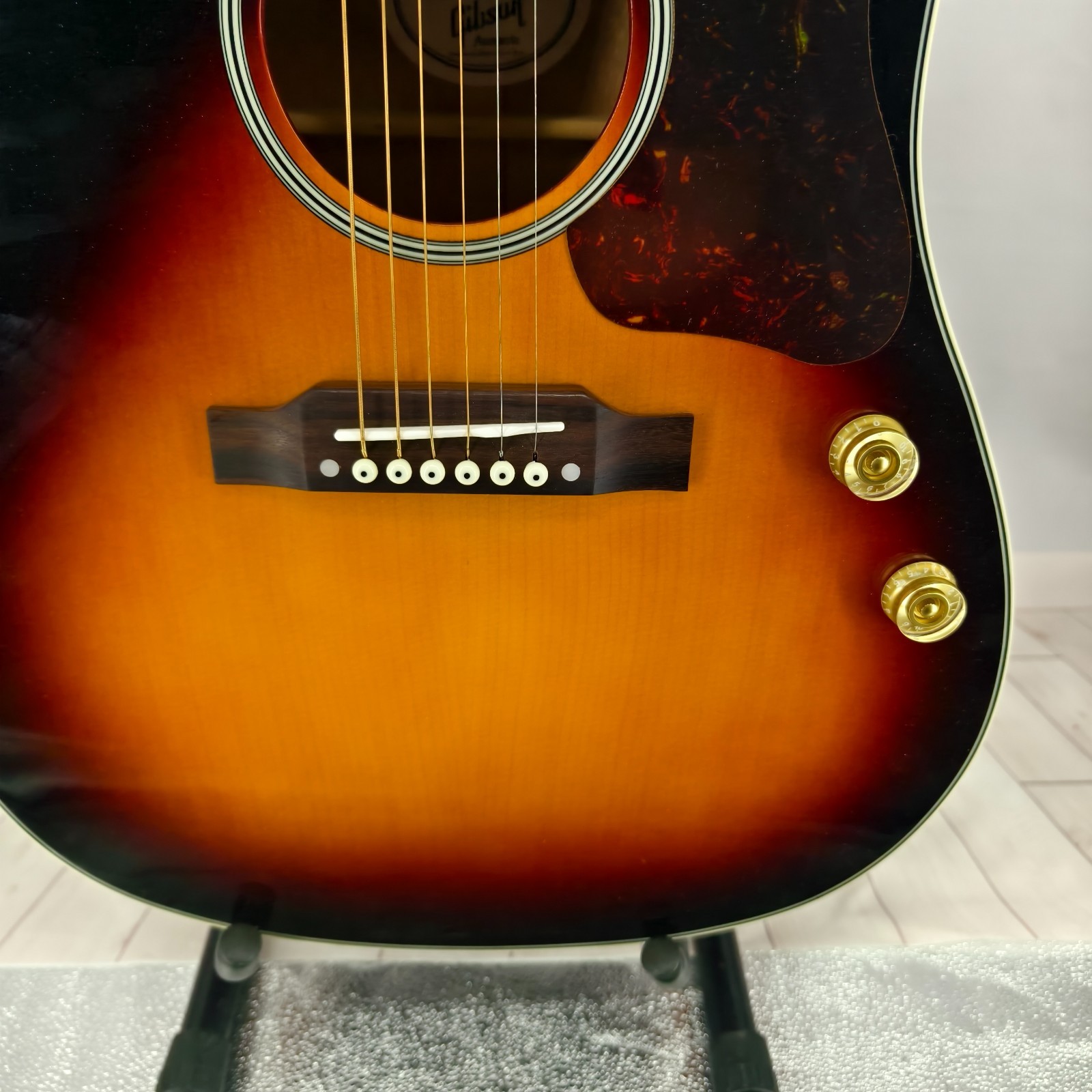 Ship US J-160E Original Acoustic-Electric Guitar – Vintage Sunburst Spruce Top