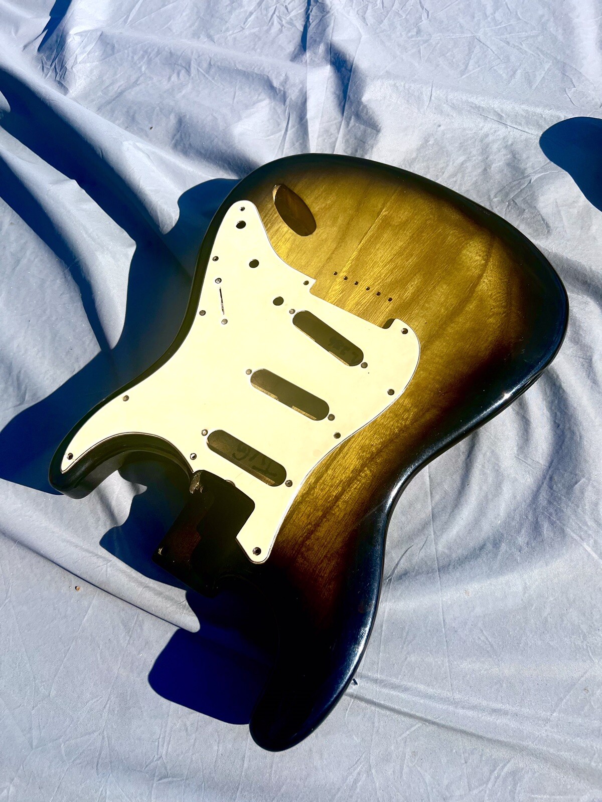 STRAT BODY 50s HARDTAIL 2 Tone SUNBURST NITRO NO RELIC ORDER HERE JVGuitars