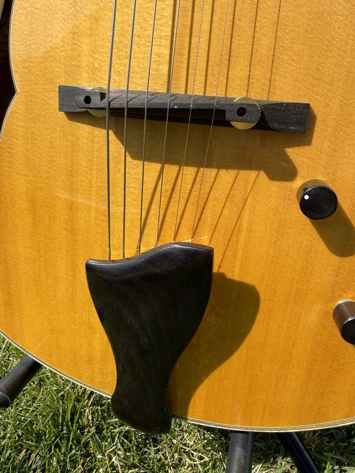 Yunzhi Jazz Box Archtop Guitar Solid Spruce Top 2024