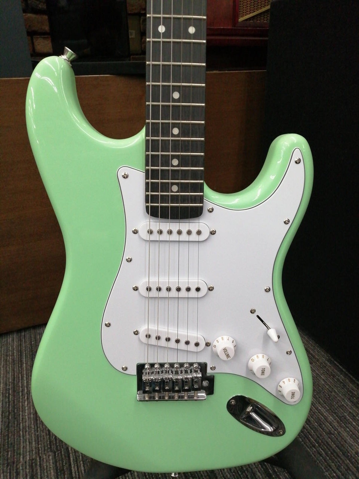 PHOTOGENIC ST-180 Used Solid Wood body Engineering wood fingerboard w/Soft case