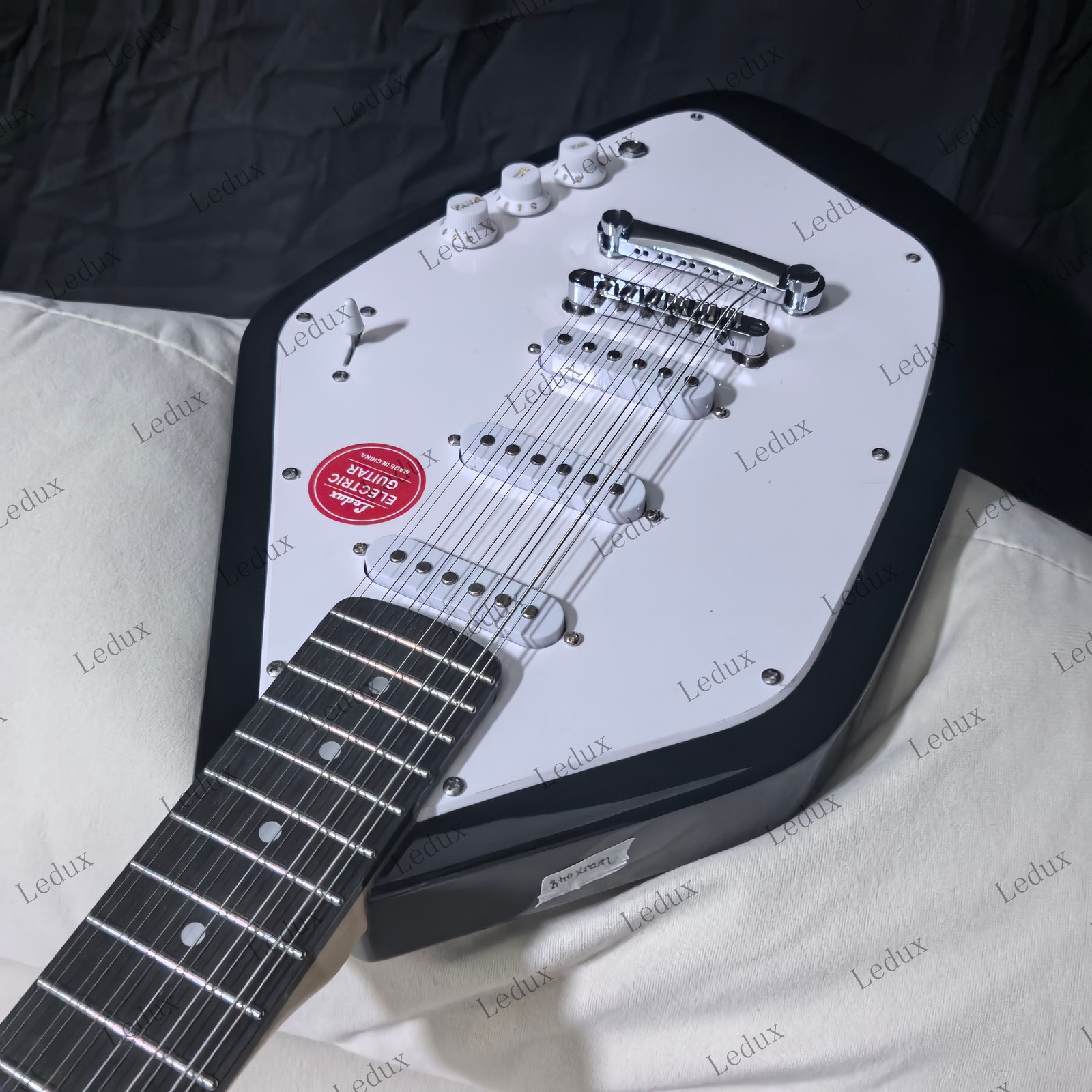 12-String Electric Guitar Solid Body Rosewood Fingerboard C Neck SSS Pickups