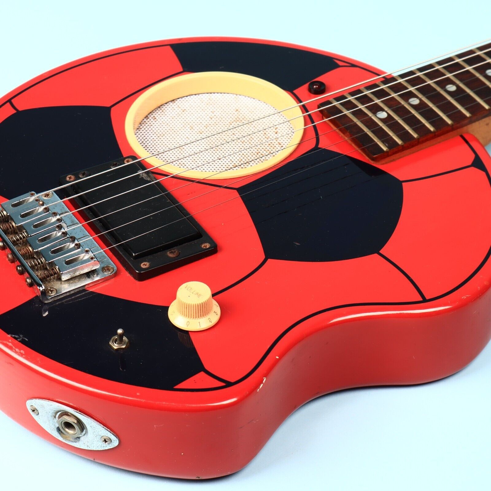 Aria Goal-iii Soccer Ball Red Electric “Football” Built In Speaker Guitar