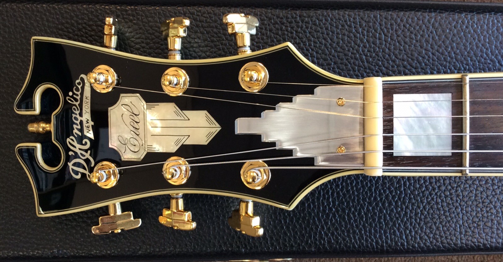 D’Angelico Excel EX-SS Cutaway Semi-Hollow Body Electric Guitar Sunburst OHSC