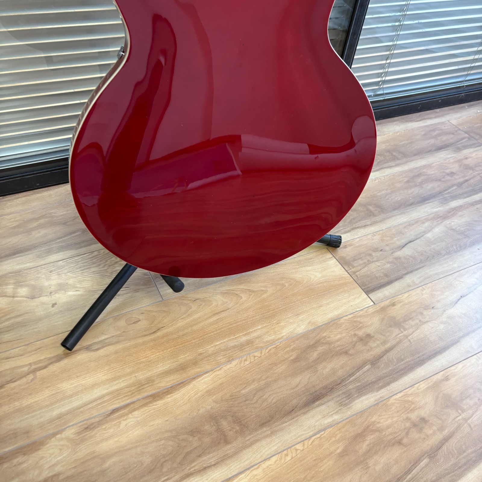 Semi-Hollow Red Electric Guitar Rosewood Fingerboard Fixed Bridge