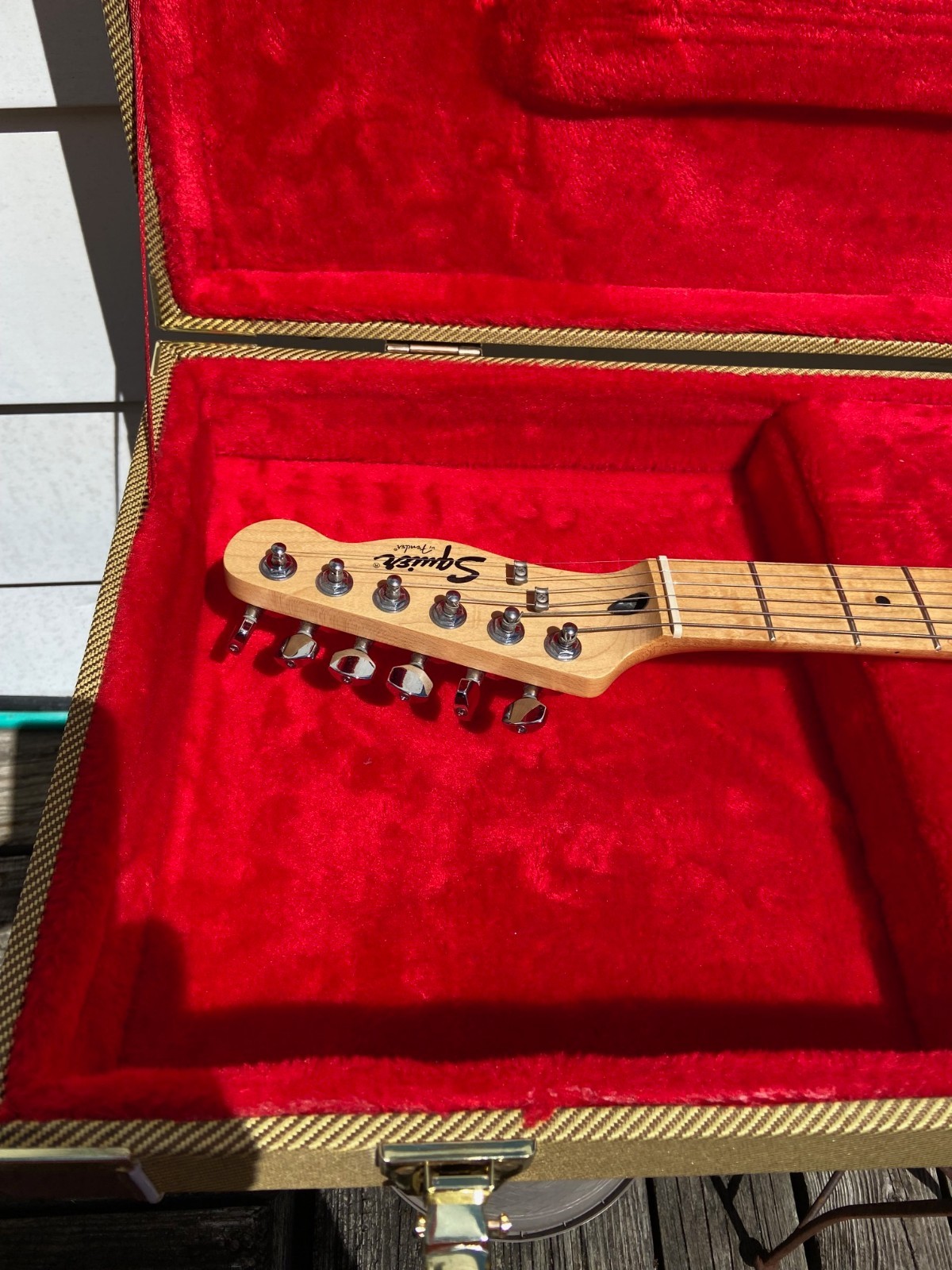 Squier ’51 Butterscotch Electric Guitar W/Case – Maple Cap – NEAR MINT