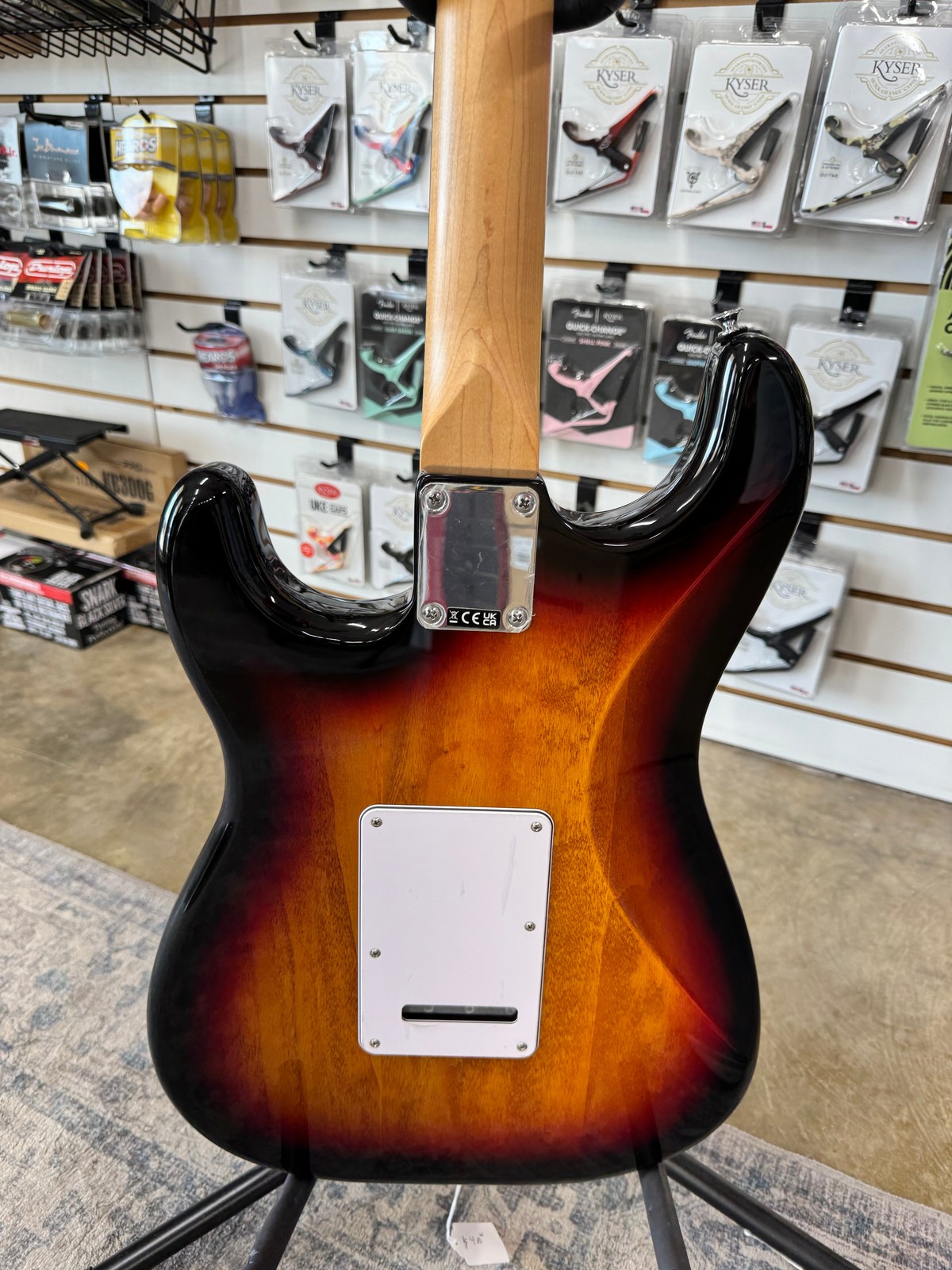 Fender Standard Stratocaster – 3-Color Sunburst