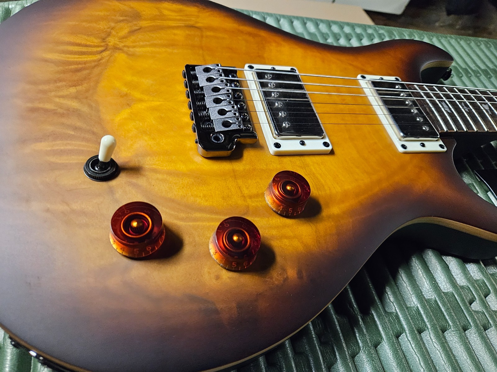 PRS SE “Exotic” DGT Laurel Burl Electric Guitar – McCarty Tobacco Burst