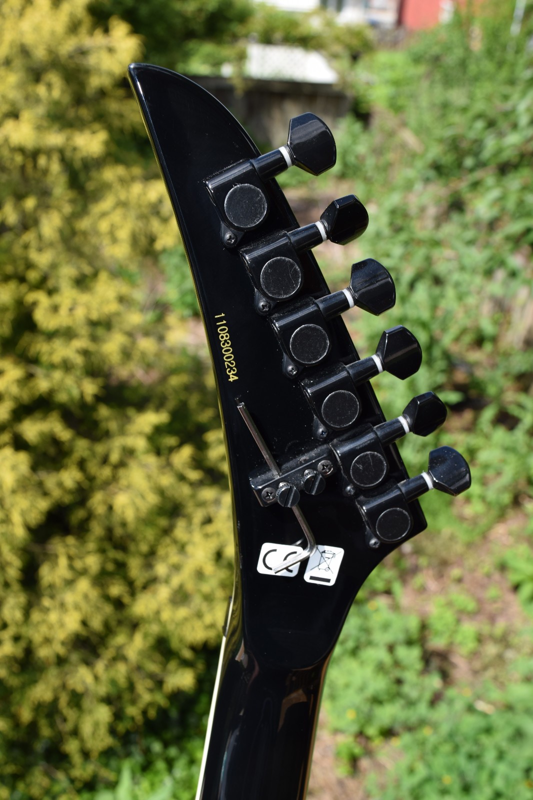 2011 Kramer SM1 – EMG – Floyd Rose – Set Neck -MIK – OHSC