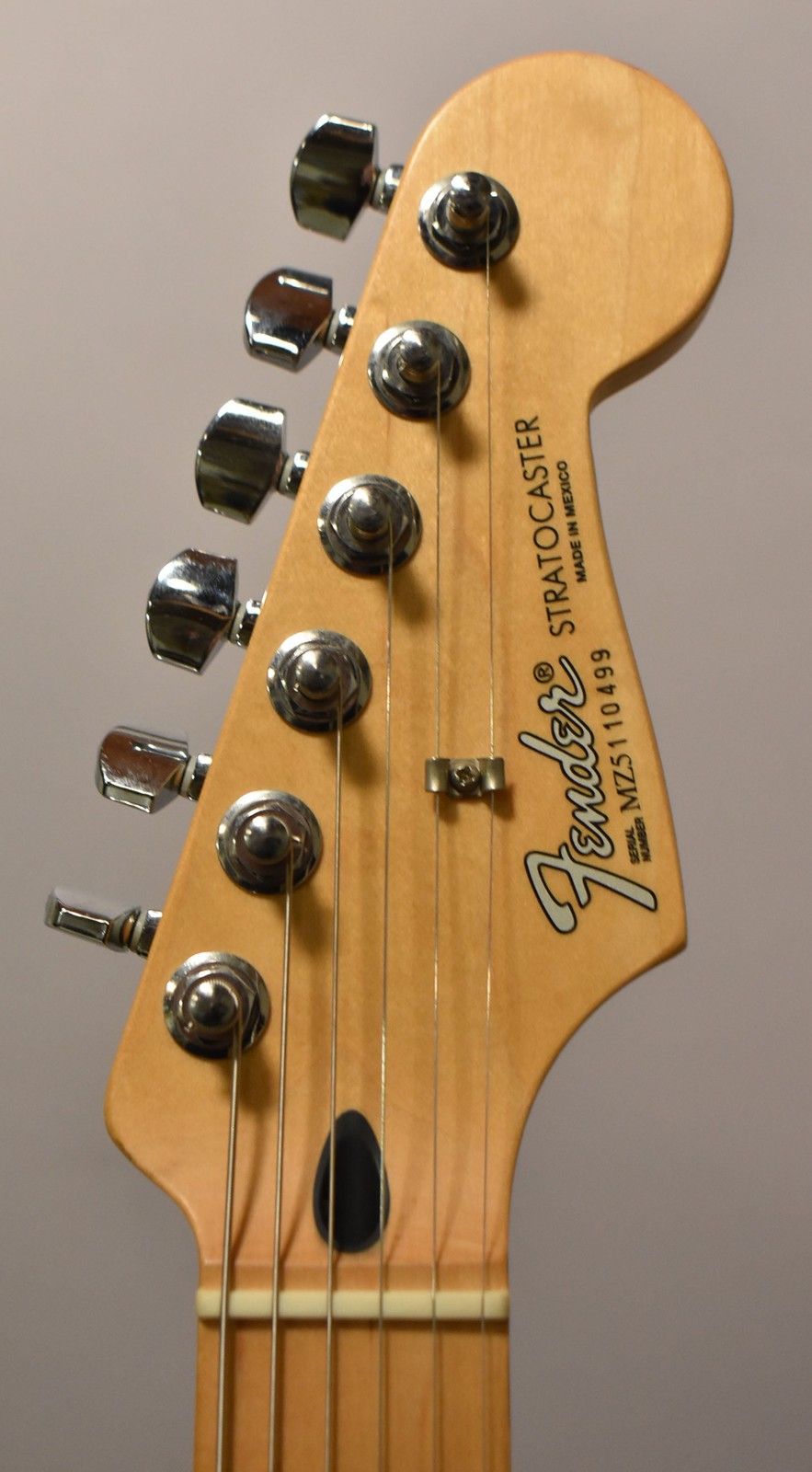2005 Fender Standard Stratocaster HSS MIM Black w/HSC
